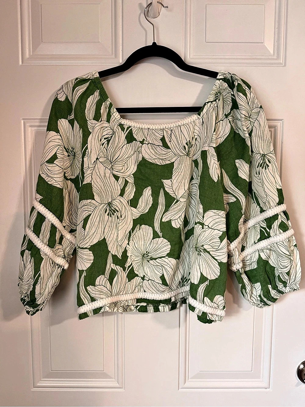 Tahari Floral Linen Blouse in Green & White Size Medium